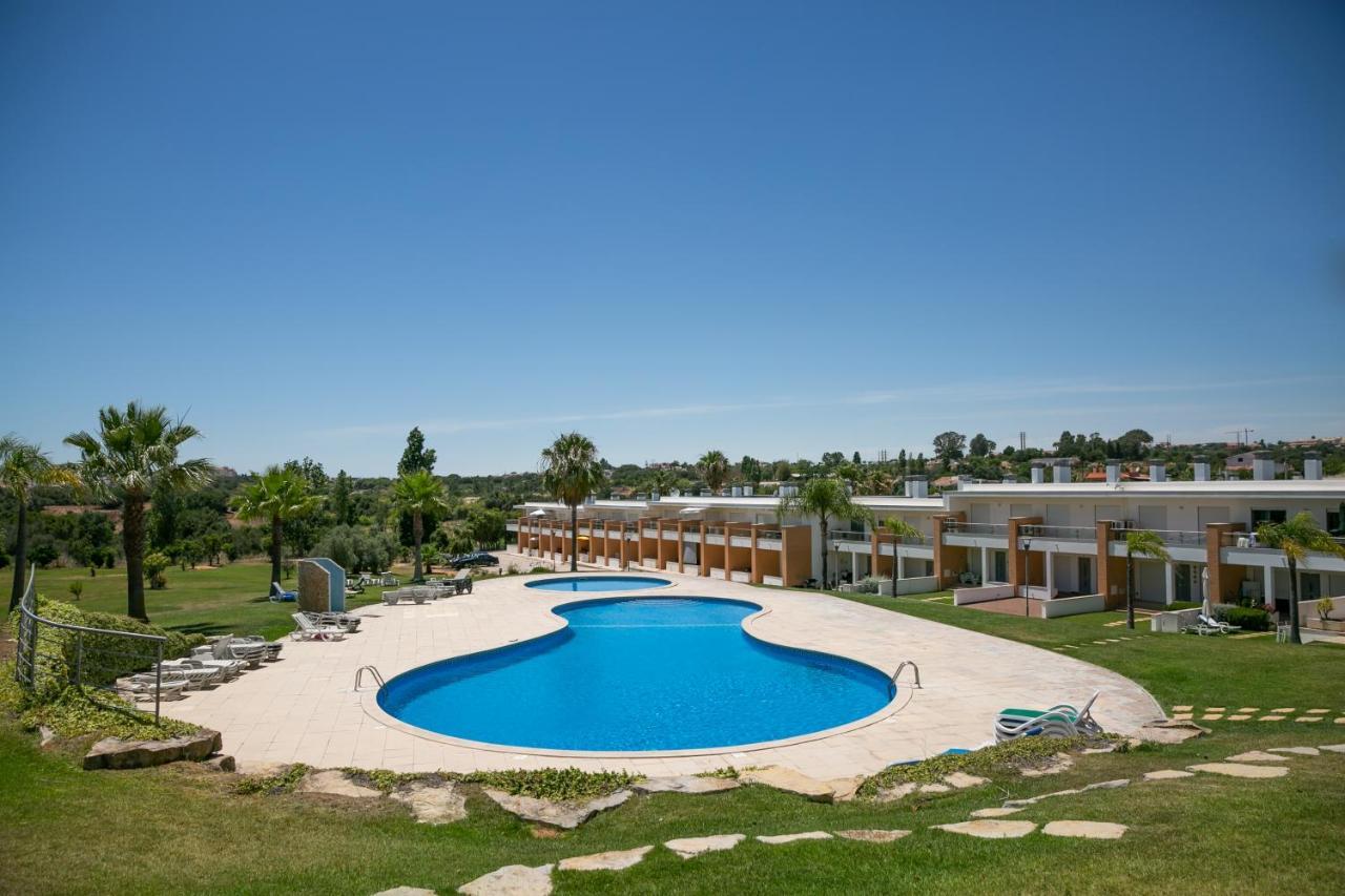 Sunny Villa Facing The Swimming Pool Fontainhas  Buitenkant foto