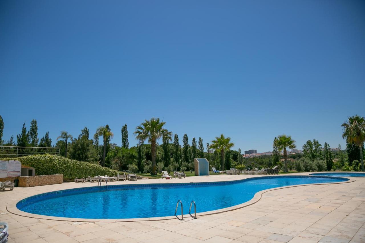 Sunny Villa Facing The Swimming Pool Fontainhas  Buitenkant foto