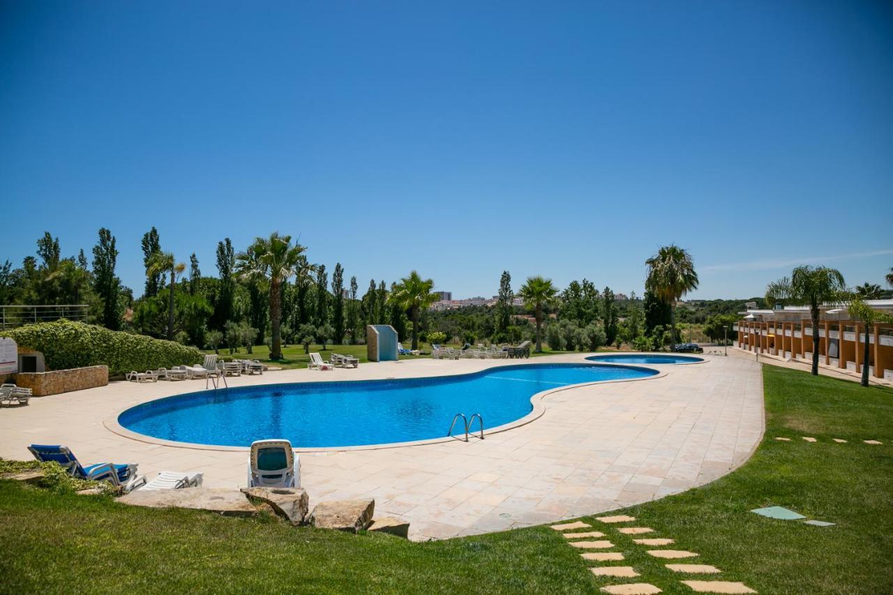 Sunny Villa Facing The Swimming Pool Fontainhas  Buitenkant foto